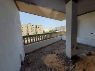 شقة للبيع بمحرم بك شارع قناة السويس الرئيسي بتسهيلات