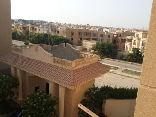 شقه للبيع في التجمع الاول كمبوند الأشرفية