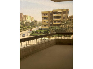 شقة لقطة للبيع مسجلة في زهراء المعادي بجوار نادي وادي دجله علي الشارع الرئيسي وتصلح تمويل عقاري