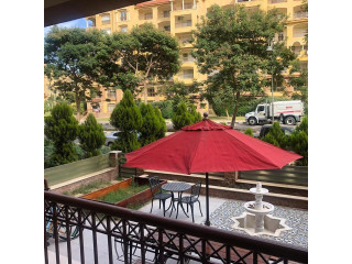 شقه 186 متر بحديقه 50 متر للبيع بمدينتي