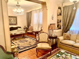 للبيع شقة فى مصر الجديده تشطيب سوبر لوكس موقع حيوى