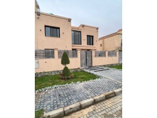 للبيع فيلا مستقلة فى كمبوند ريحانه امام مول مصر