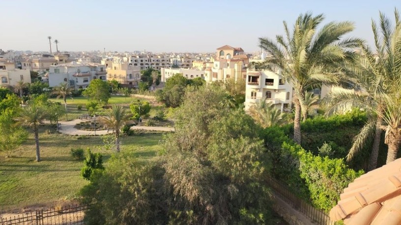 fyla-mstkl-llbyaa-f-kmbond-zyzynya-gardnz-altgmaa-alkhams-big-0