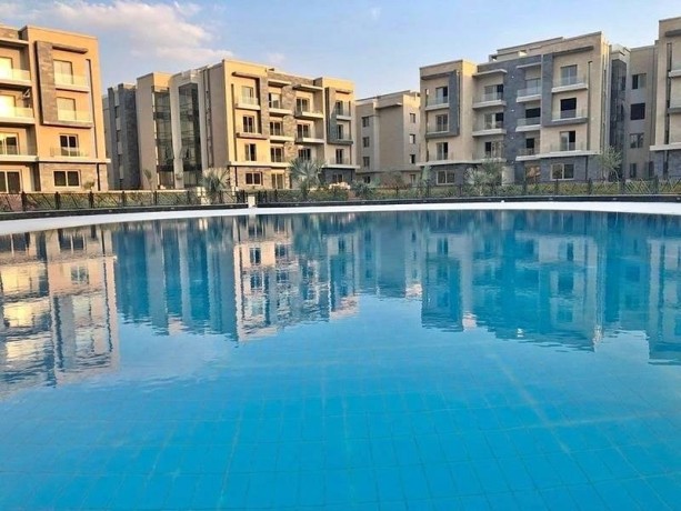 shk-llbyaa-152m-astlam-fory-fy-galyrya-galleria-altgmaa-alkhams-baltksyt-big-3