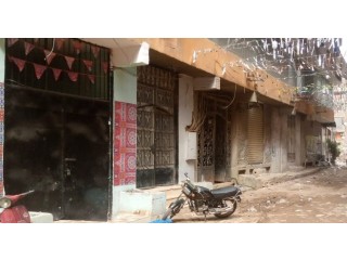 الجيزة - محور كمال عامر - بجوار محطة مترو المنيب - على الشارع الرئيسى