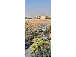 شقة للبيع في الدوبلوماسيين المقطم موقع مميز على السكن الفوري