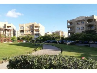 للبيع تريبلكس نظام سكاي فيلا في بيفرلي هيلز الشيخ زايد بالفرش