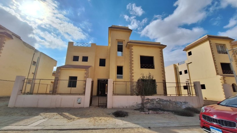 fyla-llbyaa-bgolf-alslymany-nmothg-alkrystal-big-0