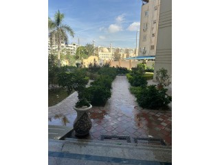 شقة روعة للبيع كمبوند اميرالد زهراء المعادي تشطيبات خاصة موقع مميز وحصة جراج