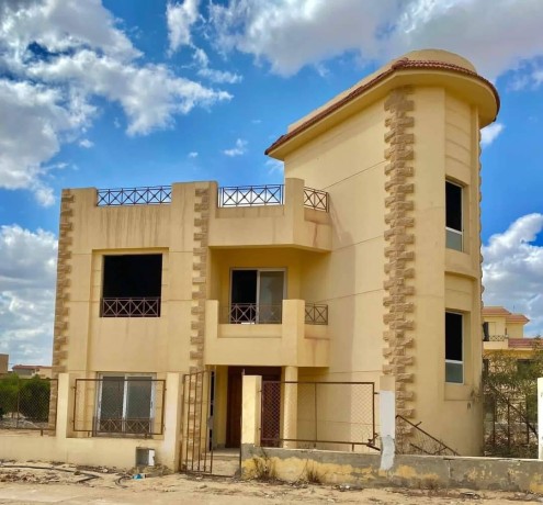 fyla-llbyaa-fy-mntk-aayon-alnkhyl-golf-alslymanyh-big-0