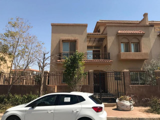 فيلا ٥٧٠م للبيع بكومبوند ريحانة بأكتوبر - بسعر لقطة - موقع مميز على لاند سكيب