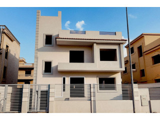 فيلا للبيع فى كمبوند الزراعيين الشيخ زايد