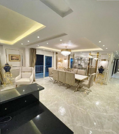 shkk-llbyaa-baltgmaa-alkhams-mn-almalk430-amtlk-mtshtb-fy-arky-kombond-fy-altgmaa-big-1