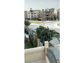 شقه للإيجار في التجمع الخامس بجنوب الأكاديميه