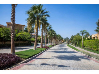 شقه للبيع في كمبوند بالم هيلز بالتجمع الخامس