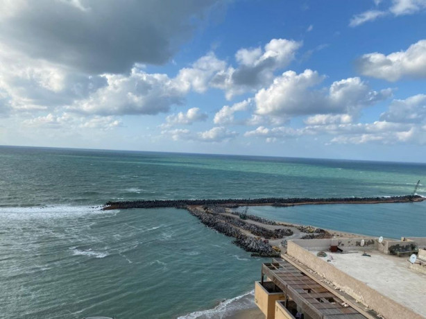 rof-llbyaa-fyo-bhr-amam-shaty-alsraya-talt-nmr-mn-albhr-almsah-270-mtr-big-0